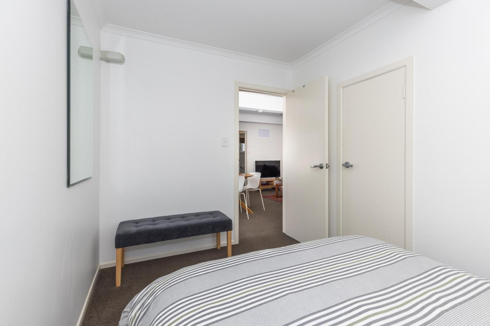 2 Bedroom Home Away From Home Near Cbd & Private Parking Hamilton Dış mekan fotoğraf
