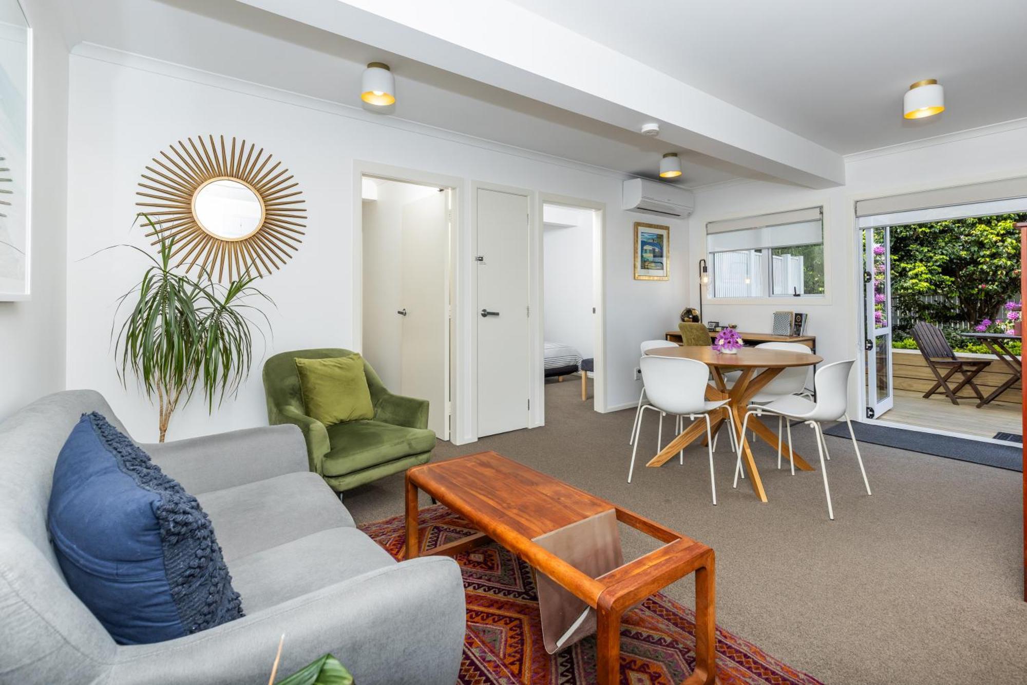 2 Bedroom Home Away From Home Near Cbd & Private Parking Hamilton Dış mekan fotoğraf