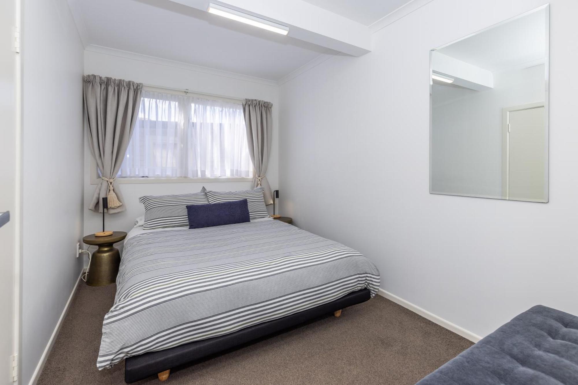 2 Bedroom Home Away From Home Near Cbd & Private Parking Hamilton Dış mekan fotoğraf