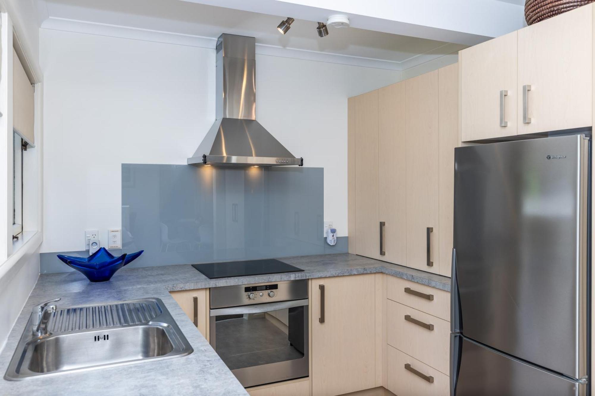 2 Bedroom Home Away From Home Near Cbd & Private Parking Hamilton Dış mekan fotoğraf