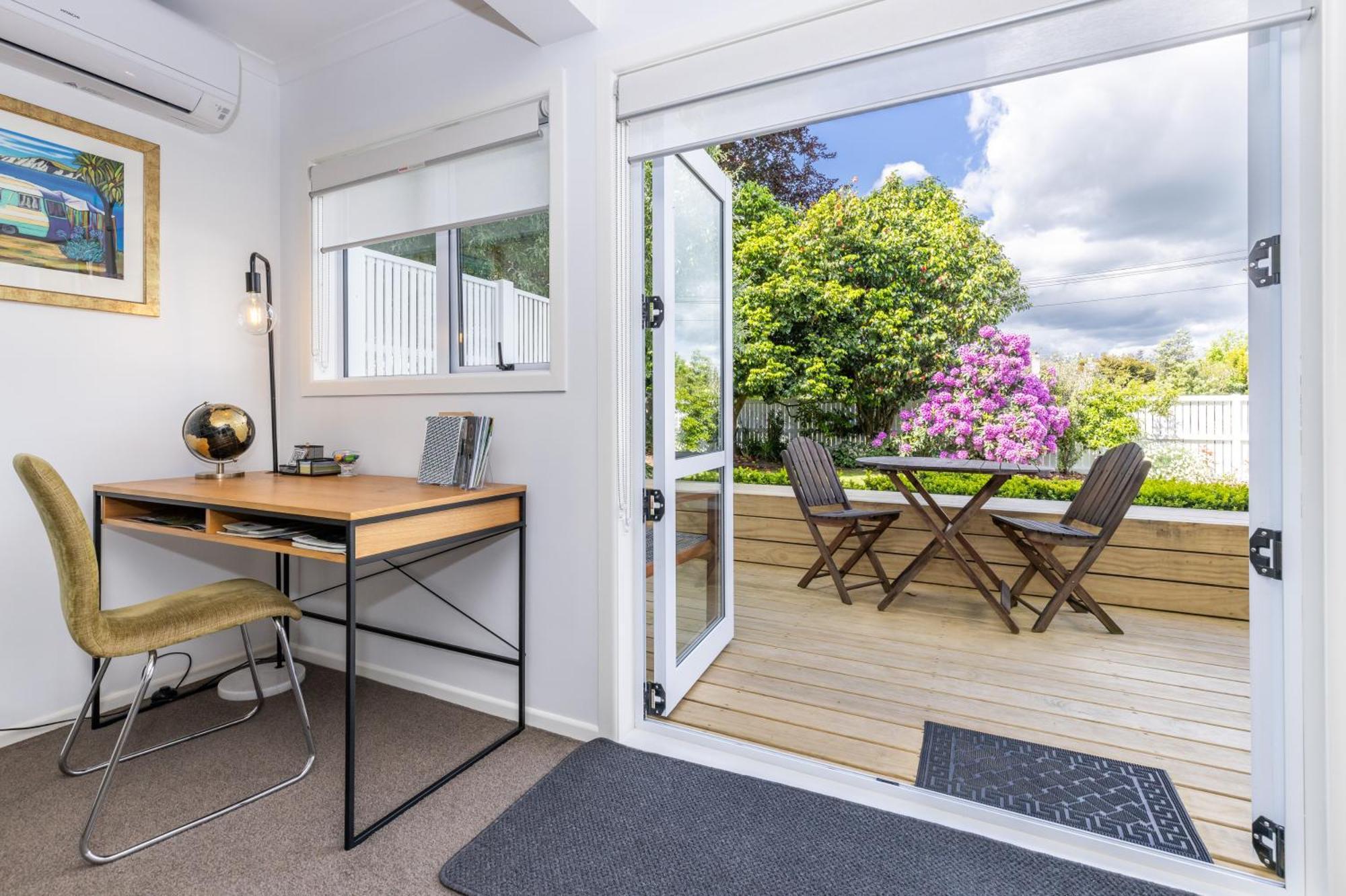 2 Bedroom Home Away From Home Near Cbd & Private Parking Hamilton Dış mekan fotoğraf